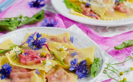 Pierogi z botwiną i serem feta