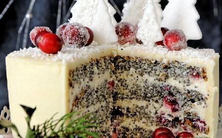 Tort makowy z kremem waniliowym: przepis na świąteczne ciasto
