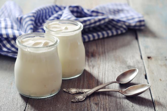 Jogurt grecki: skład, właściwości, przepisy jak zrobić